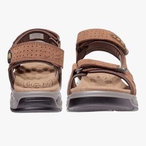 CAMEL CROWN Men's Leather Sandals Hiking Outdoor Water Beach Sandals - size 9.5